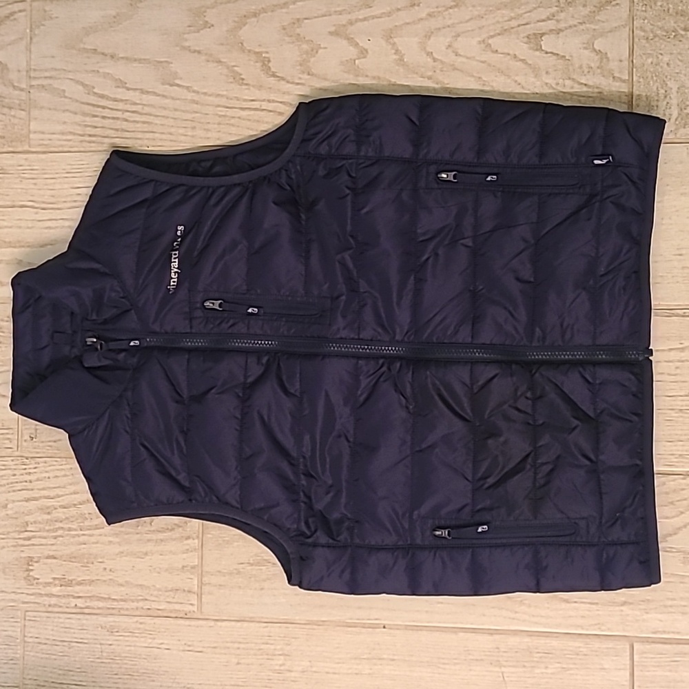 Vineyard Vines Blue Puffer Vest in a Size L in Great Condition!